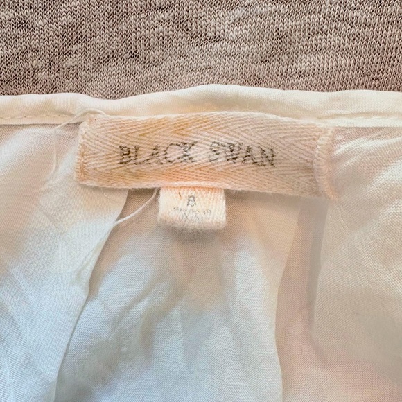 White blouse with lace detail. - Picture 3 of 3